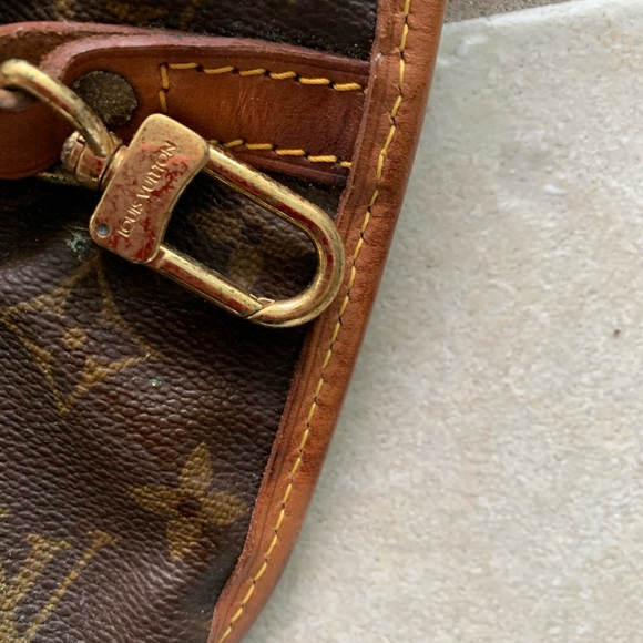 Louis Vuitton - Picture 4 of 9